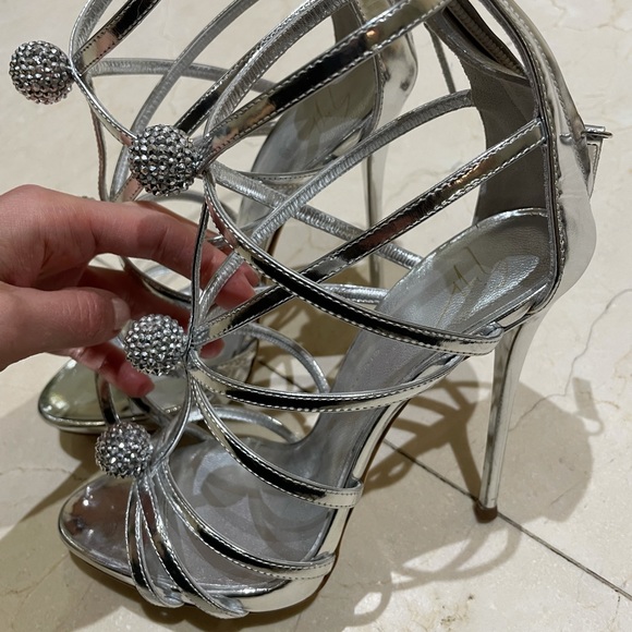 Giuseppe Zanotti silver heels - Picture 6 of 6